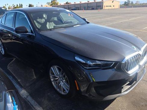 Used 2025 BMW 530i xDrive image 2