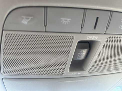 Used 2015 Nissan Rogue SL w/ SL Premium Package image 19