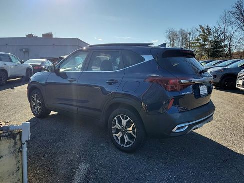 Used 2022 Kia Seltos EX image 4