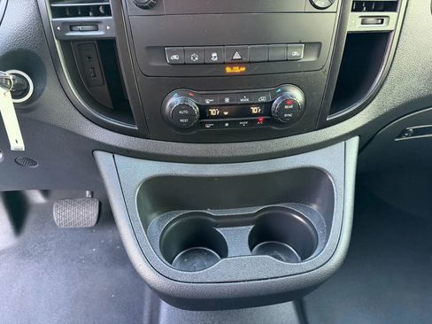 Used 2018 Mercedes-Benz Metris Passenger image 14