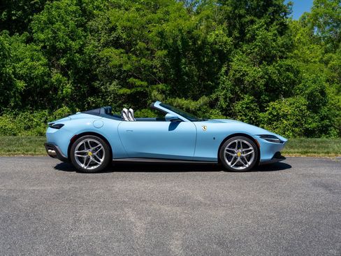 Certified 2025 Ferrari Roma Spider RWD image 7