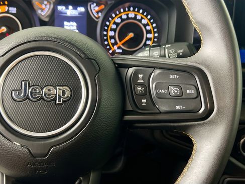 Used 2024 Jeep Wrangler Willys image 19