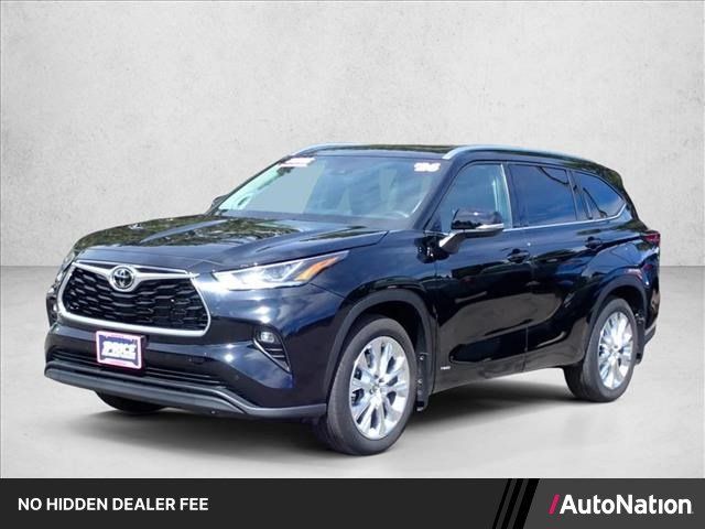 Certified 2026 Toyota Highlander Limited AWD/4WD image 1