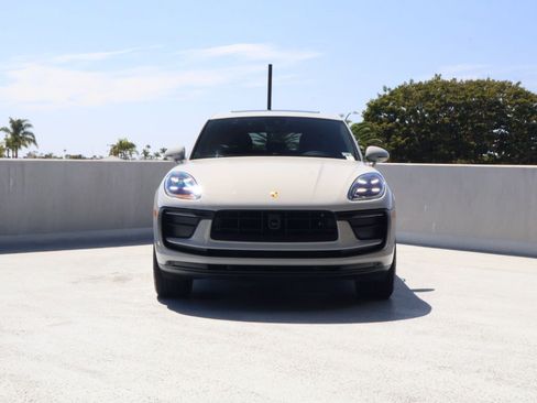 Certified 2026 Porsche Macan AWD/4WD image 6