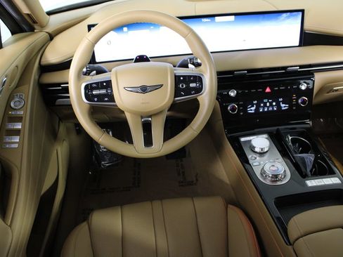 Used 2025 Genesis G80 2.5T image 4