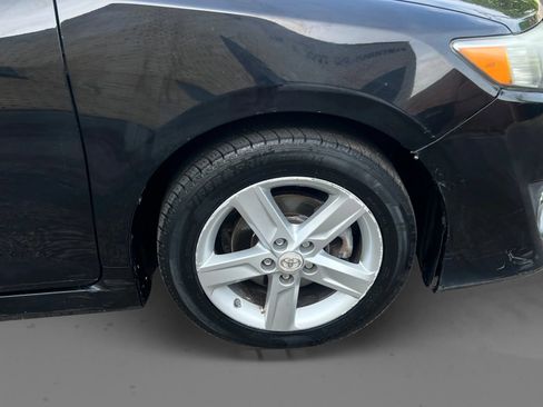 Used 2012 Toyota Camry SE FWD image 25