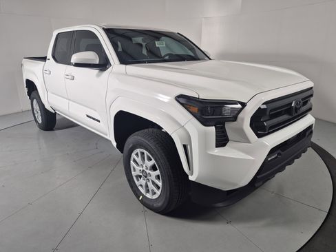 New 2026 Toyota Tacoma SR5 image 6