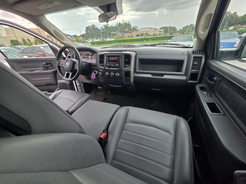 Used 2017 RAM 1500 Express RWD image 17