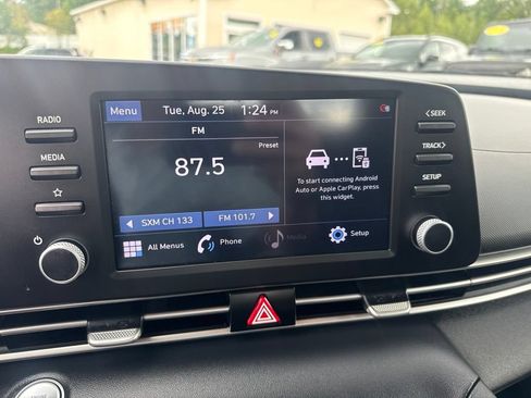 Used 2023 Hyundai Elantra SEL FWD image 19