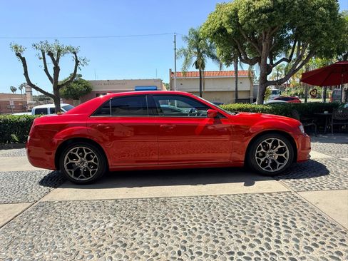 Used 2017 Chrysler 300 S image 4