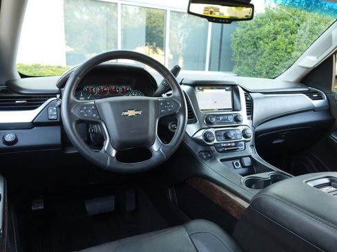 Used 2017 Chevrolet Tahoe LT w/ Luxury Package RWD image 5