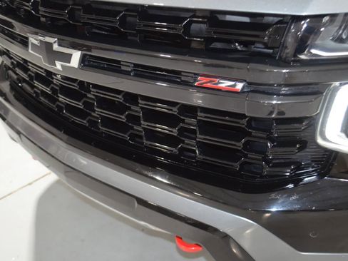 Used 2022 Chevrolet Tahoe Z71 w/ Luxury Package image 13