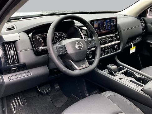 New 2026 Nissan Pathfinder SV w/ SV Premium Package FWD image 8
