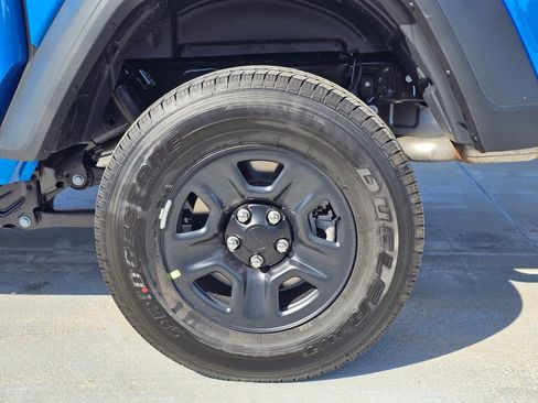 New 2026 Jeep Gladiator Sport AWD/4WD image 9