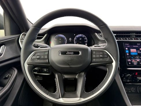 Certified 2025 Jeep Grand Cherokee Laredo X w/ Luxury Tech Group I image 12