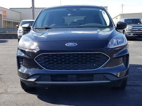 Used 2022 Ford Escape SE w/ Cold Weather Package image 2