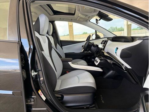 Used 2016 Toyota Prius Three FWD image 14