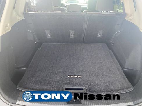 Used 2022 Nissan Rogue SV FWD image 29