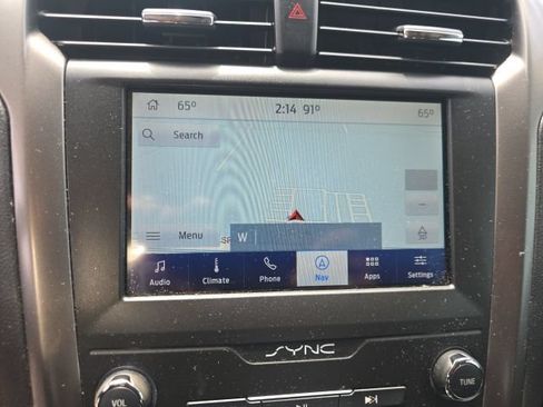 Used 2020 Ford Fusion SE FWD image 19