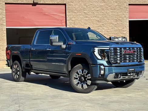New 2026 GMC Sierra 2500 Denali w/ Denali Reserve Package image 2