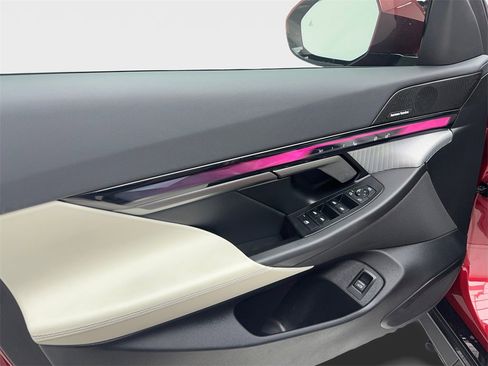 Used 2025 BMW i5 eDrive40i w/ M Sport Package image 45