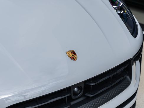 Certified 2023 Porsche Macan image 23