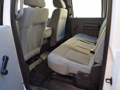 Used 2014 Ford F550 4x4 Crew Cab Super Duty image 13