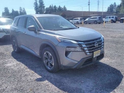 Used 2024 Nissan Rogue SV AWD/4WD image 1