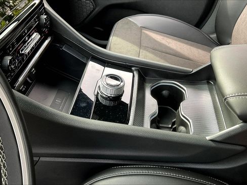 New 2025 Jeep Grand Cherokee 4WD image 8