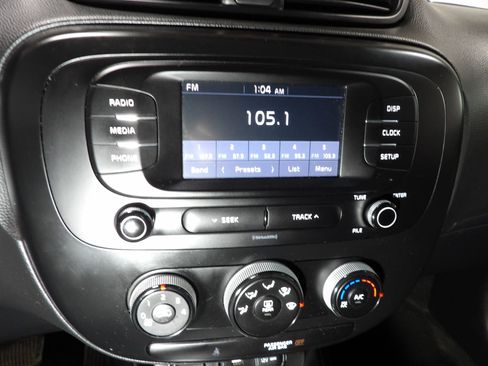 Used 2019 Kia Soul image 13