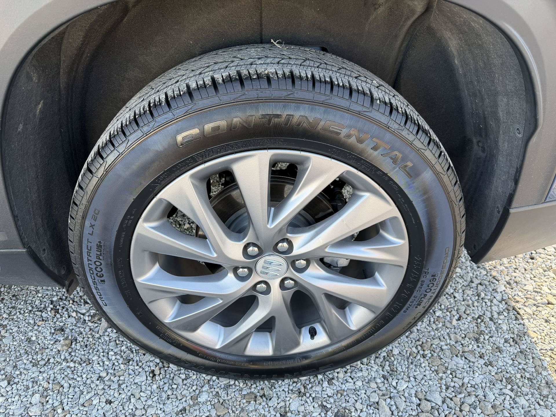 Used 2025 Buick Enclave Preferred AWD/4WD image 9