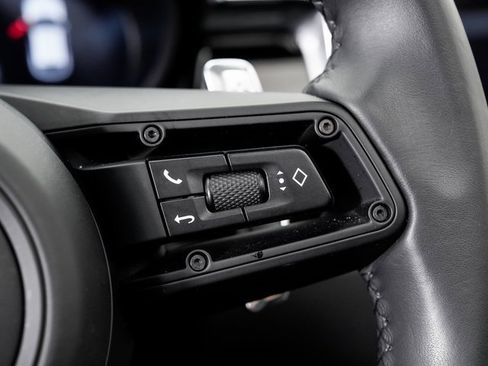 Used 2025 Porsche Macan image 15