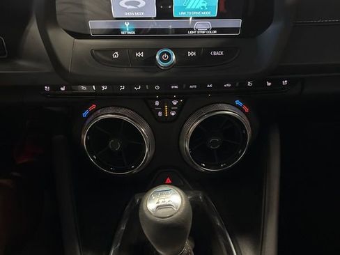 Used 2017 Chevrolet Camaro LT RWD image 39