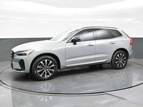 Used 2024 Volvo XC60 B5 Core w/ Protection Package Premier AWD/4WD image 3