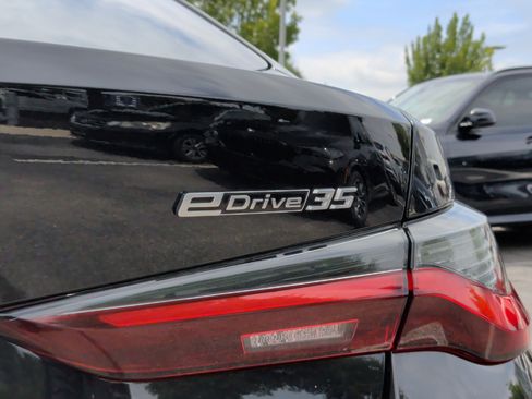 Used 2023 BMW i4 eDrive35 w/ Premium Package RWD image 11