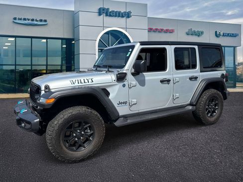 Used 2024 Jeep Wrangler Unlimited image 4