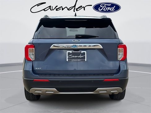 Used 2021 Ford Explorer XLT w/ Equipment Group 202A image 6