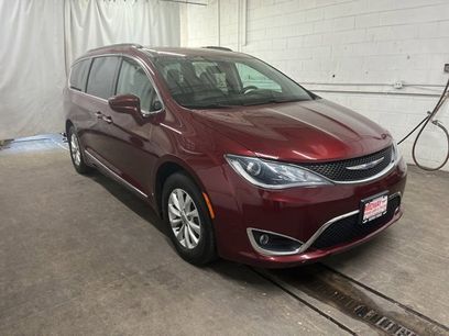 Used 2019 Chrysler Pacifica Touring-L w/ Premium Audio Group