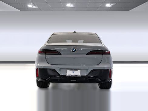 Certified 2023 BMW 740i w/ Parking Assistance Package image 10