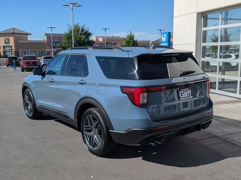 Used 2025 Ford Explorer ST AWD/4WD image 8