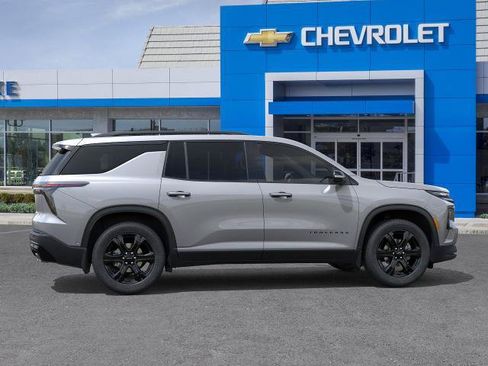 New 2027 Chevrolet Traverse LT FWD image 5