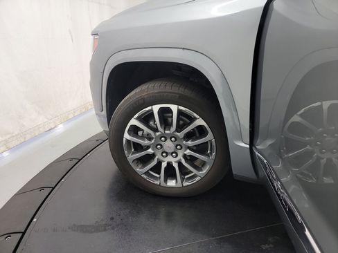 Used 2023 GMC Acadia Denali image 29