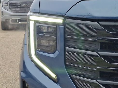 New 2026 GMC Sierra 1500 Elevation image 9