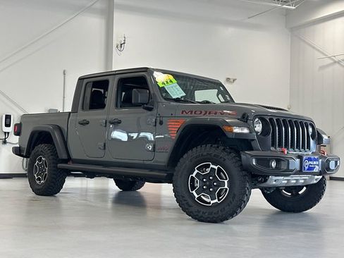 Used 2022 Jeep Gladiator Mojave w/ Cold Weather Group AWD/4WD image 2