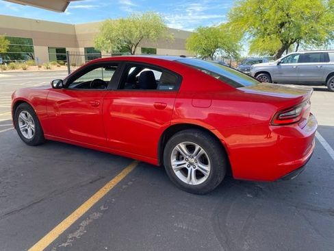 Used 2022 Dodge Charger SXT RWD image 2