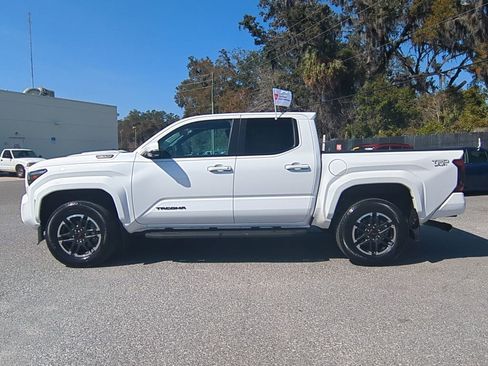 Used 2024 Toyota Tacoma TRD Sport image 16