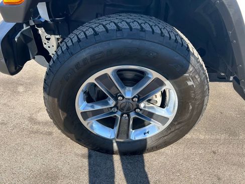 Used 2020 Jeep Wrangler Unlimited Sahara image 13