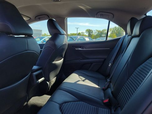 Used 2024 Toyota Camry SE image 11