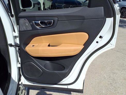 Certified 2023 Volvo XC60 B5 Ultimate w/ Protection Package Premier image 14