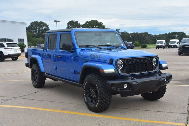 Used 2025 Jeep Gladiator Sport AWD/4WD image 3